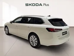 Blanco Nuevo 2025 Skoda Superb Selection Familiar | 39.800 € (Precio justo)