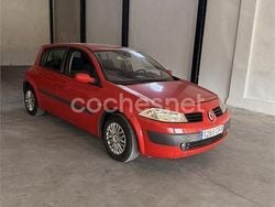 Rojo Usado 2003 Renault Mégane II Dynamique Berlina | 2400 € (Precio justo)