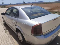 Gris / plata Usado 2002 Opel Vectra Comfort Berlina | 2300 € (Precio justo)
