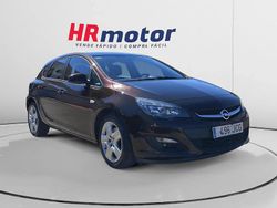 Usado 2015 Opel Astra Selective | 8290 € (Precio justo)