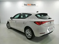Blanco Nuevo 2025 Seat Leon Style | 24.000 € (Un poco caro)