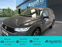 Gris / plata Usado 2024 VW Tiguan Life SUV | 32.100 € (Buen precio)