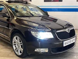 Negro Usado 2013 Skoda Superb Exclusive Familiar | 9990 € (Precio justo)