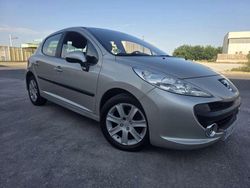 Plateado Usado 2007 Peugeot 207 Utilitario | 4995 € (Precio justo)
