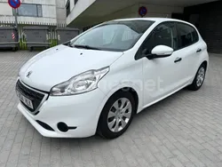 Blanco Usado 2012 Peugeot 208 Business-Line Utilitario | 5600 € (Precio justo)