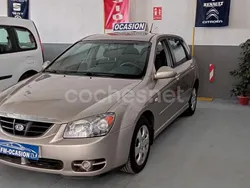 Beige Usado 2005 Kia Cerato EX Berlina | 3999 €