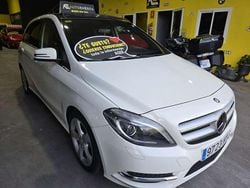 Blanco Usado 2014 Mercedes B180 Monovolumen | 12.900 € (Caro)