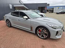 Rojo Usado 2018 Kia Stinger 3 Berlina | 31.990 €