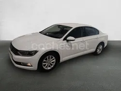 Blanco Usado 2019 VW Passat Advance Berlina | 15.900 € (Precio justo)