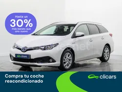 Blanco Usado 2019 Toyota Auris Hybrid Active Familiar | 15.290 € (Un poco caro)