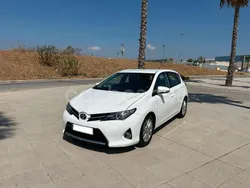 Blanco Usado 2013 Toyota Auris Active Berlina | 9900 € (Precio justo)