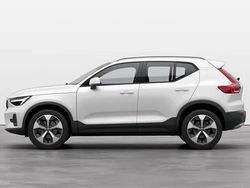 Azul Nuevo 2025 Volvo XC40 Core SUV | 38.900 € (Precio justo)