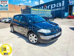 Negro Usado 2005 Renault Mégane II Expression Berlina | 3950 € (Caro)