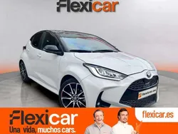 Blanco Usado 2023 Toyota Yaris Hybrid Plus Berlina | 21.190 € (Precio justo)
