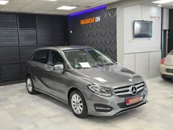 Gris / plata Usado 2017 Mercedes B180 Monovolumen | 15.900 € (Buen precio)