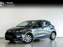 Azul Usado 2024 Toyota Yaris Hybrid Active Berlina | 23.050 € (Precio justo)