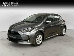 Gris / plata Usado 2021 Toyota Yaris Hybrid Active Berlina | 18.750 € (Precio justo)