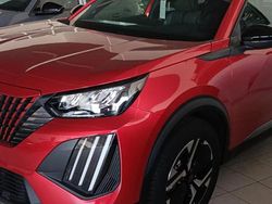 Rojo Nuevo 2025 Peugeot 2008 Allure SUV | 24.380 € (Precio justo)