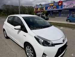 Blanco Usado 2014 Toyota Yaris Hybrid Active Berlina | 8650 € (Precio justo)