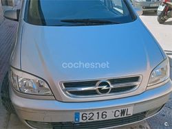 Gris / plata Usado 2004 Opel Zafira Enjoy Monovolumen | 3200 €