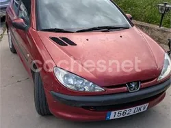 Rojo Usado 2005 Peugeot 206 Berlina | 1999 € (Buen precio)