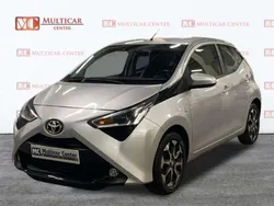 Plateado Usado 2019 Toyota Aygo X-play Utilitario | 9990 € (Precio justo)