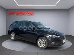 Negro Usado 2017 Fiat Tipo Easy Familiar | 8999 € (Precio justo)