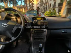 Beige Usado 2004 Toyota Avensis Sol Berlina | 3200 € (Buen precio)