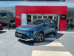 Azul Usado 2023 Kia Niro SUV | 32.900 € (Un poco caro)