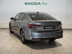 Gris Nuevo 2025 Skoda Octavia SportLine | 36.990 € (Un poco caro)