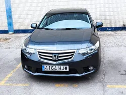 Gris / plata Usado 2014 Honda Accord Executive Berlina | 7990 €