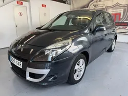 Grisnegro Usado 2010 Renault Scénic III Dynamique Monovolumen | 6988 €