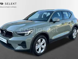Verde Usado 2024 Volvo XC40 Core SUV | 30.900 € (Precio justo)