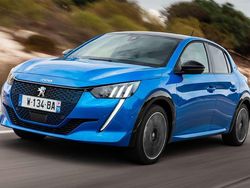 Gris Usado 2022 Peugeot e-208 Allure Utilitario | 12.990 €