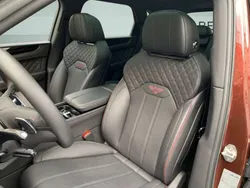 Rojo Usado 2021 Bentley Bentayga SUV | 229.000 €
