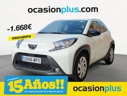 Blanco Usado 2024 Toyota Aygo Play Utilitario | 14.600 € (Precio justo)