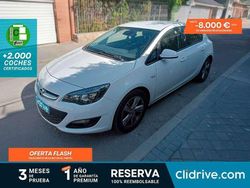 Blanco Usado 2015 Opel Astra Selective Utilitario | 7890 € (Buen precio)