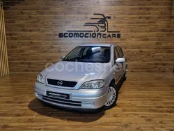 Gris / plata Usado 2002 Opel Astra Club Berlina | 2490 € (Precio justo)