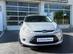 Gris / plata Usado 2011 Ford Fiesta Titanium Utilitario | 9900 € (Caro)