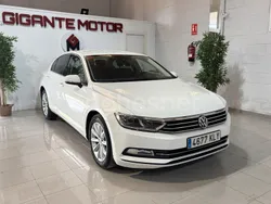 Blanco Usado 2018 VW Passat Advance Berlina | 15.950 € (Precio justo)