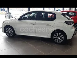 Blanco Usado 2023 Peugeot 208 GT Utilitario | 21.000 € (Caro)