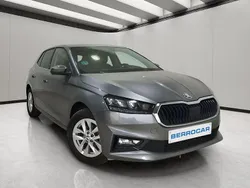 Gris Usado 2024 Skoda Fabia Selection Berlina | 16.990 € (Un poco caro)