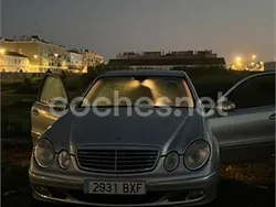 Gris / plata Usado 2002 Mercedes E220 Elegance Berlina | 1200 €
