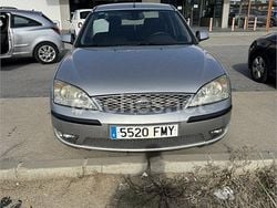 Gris / plata Usado 2007 Ford Mondeo Trend Berlina | 2000 € (Super precio)
