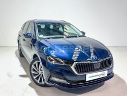 Azul Usado 2020 Skoda Octavia Style Familiar | 23.900 € (Caro)