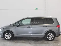 Gris / plata Usado 2018 VW Touran Advance Monovolumen | 19.400 € (Precio justo)