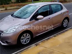 Beige Usado 2013 Peugeot 208 Allure Utilitario | 6400 € (Buen precio)