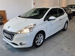 Blanco Usado 2013 Peugeot 208 Active Utilitario | 6490 € (Precio justo)