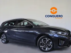 Oscuro Usado 2022 Kia Ceed Familiar | 24.990 €