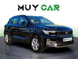 Negro Usado 2023 Volvo XC40 Momentum SUV | 28.490 € (Precio justo)